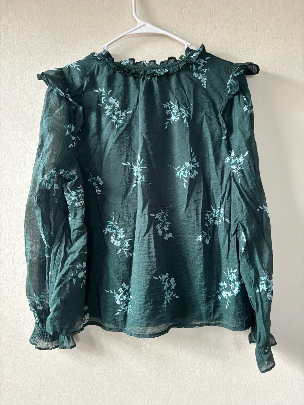 J Crew Women’s Size Medium Top Green Floral Blouse V Neck Long Sleeve